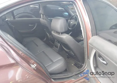 2006 BMW 325 Xi z USA, uszkodzony, nr VIN WBAVD13566KV12363